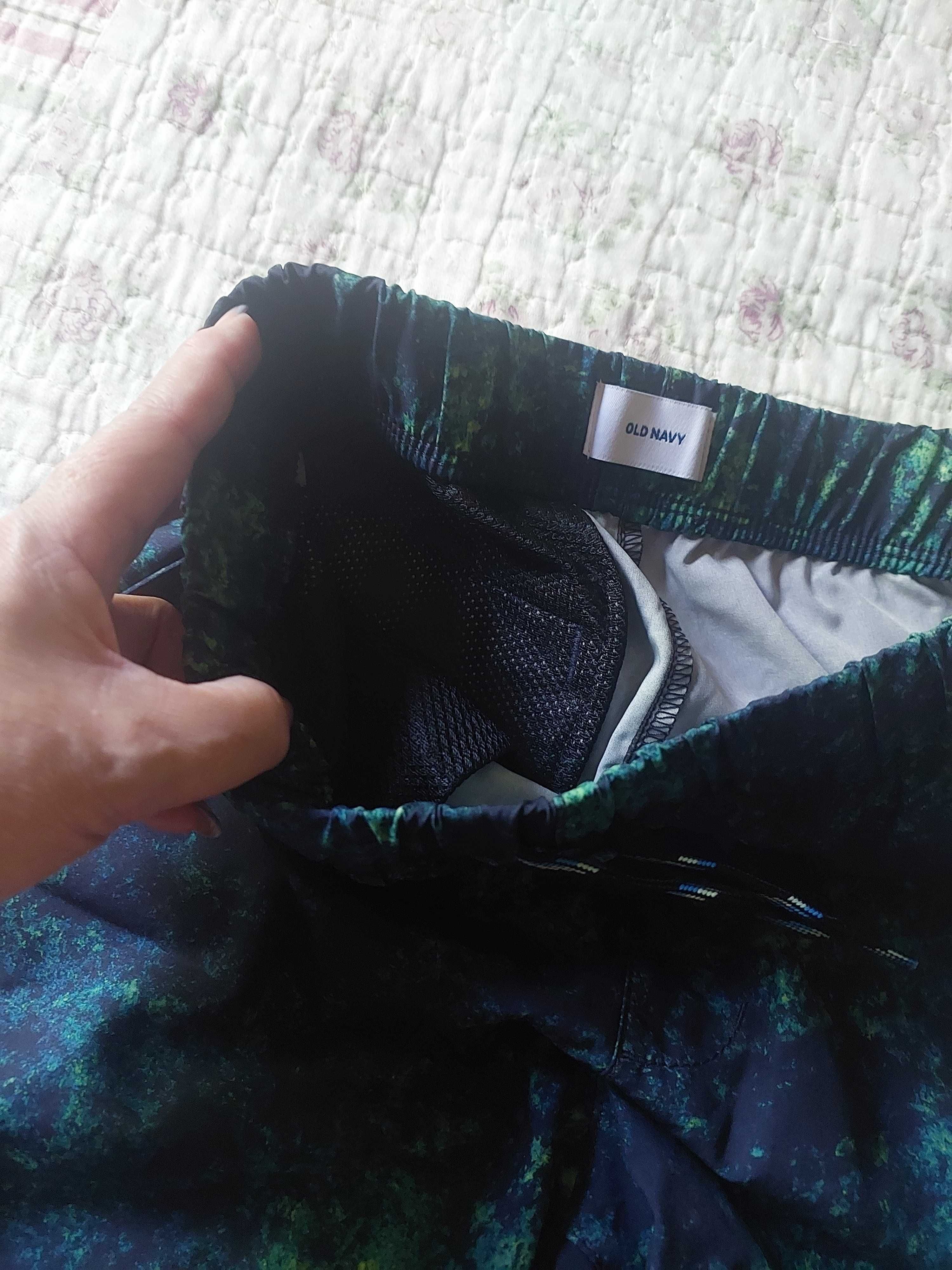 Тонкие шорты OLD NAVY  на 10 лет
