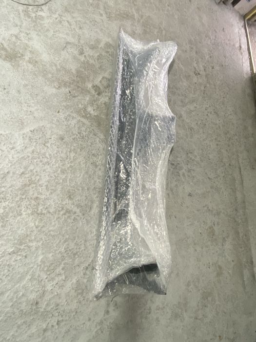 Prag partea stanga renault clio cinci  produs nou complect .