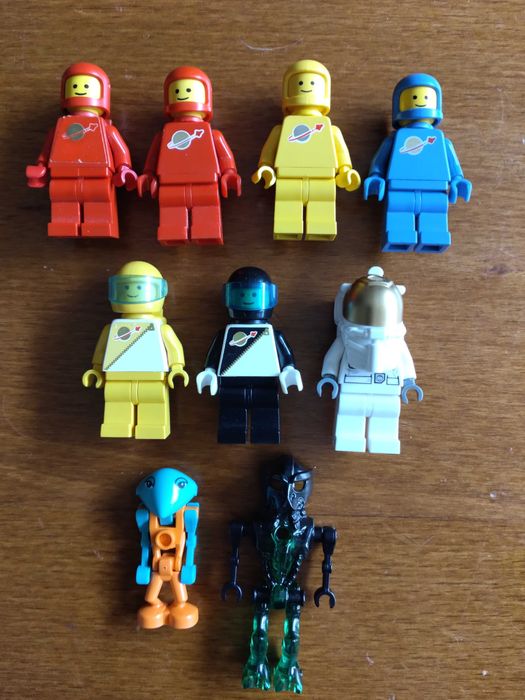 Lego Classic Space, Futuron, Mars Mission и Modern Space фигурки