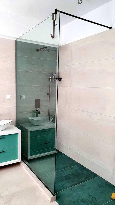Sticla securizata, cabine dus, balustrade, paravane, pereti sticla