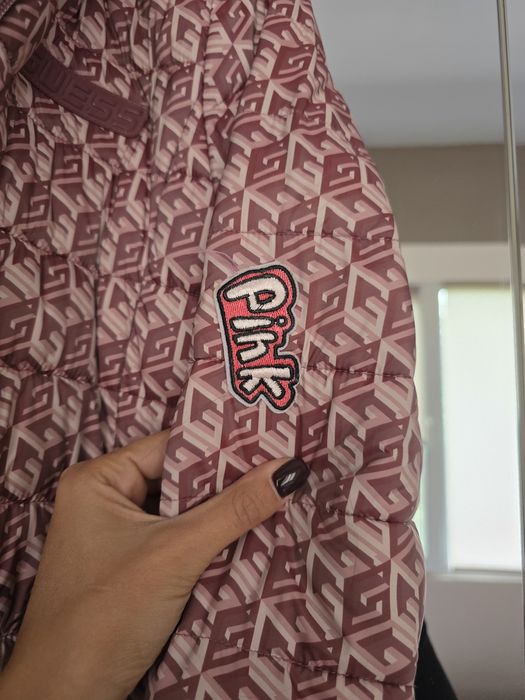 Дамско преходно яке Guess XS р-р