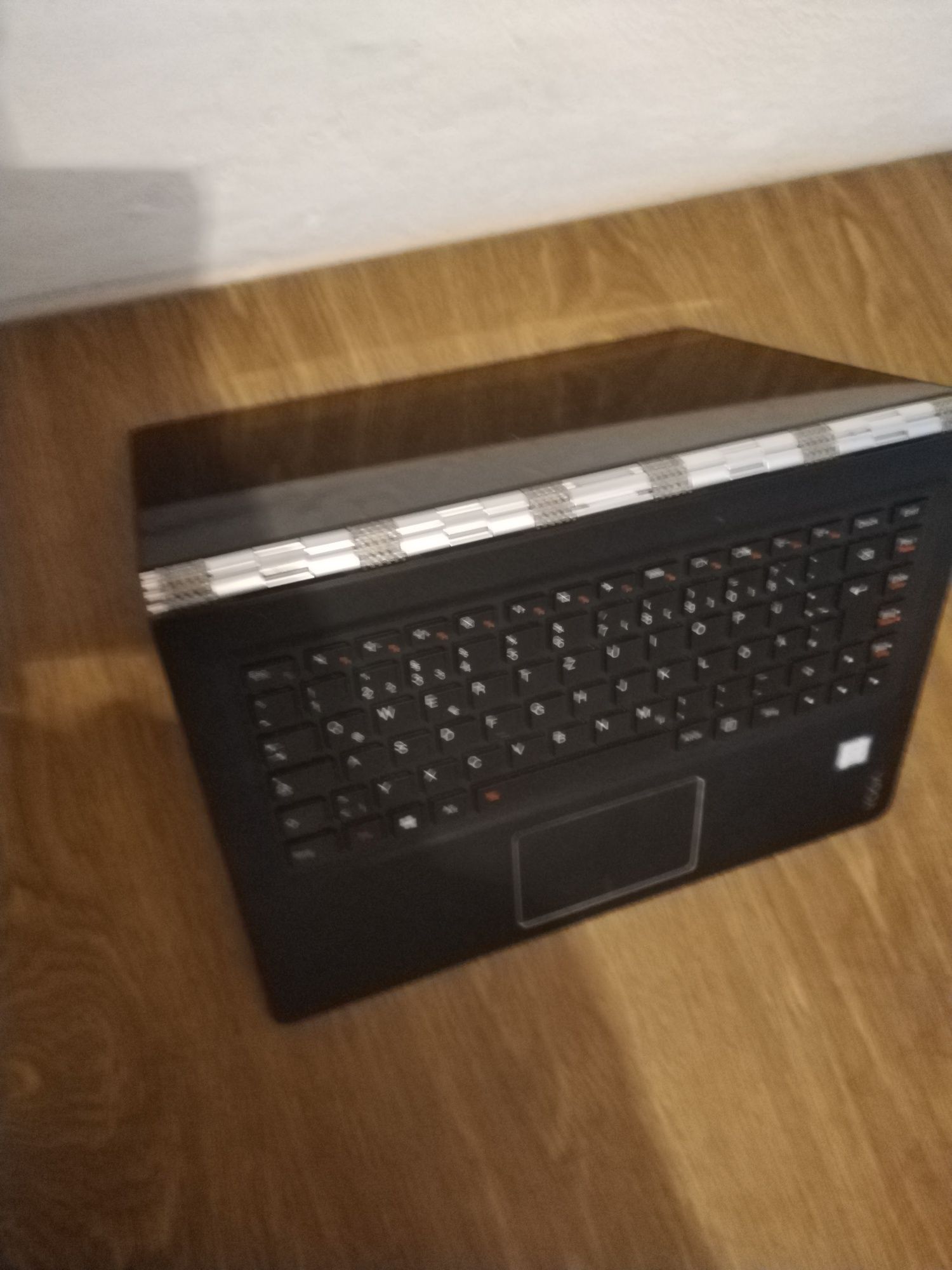 Vând sau dezmembrez laptop Lenovo yoga 900 i7