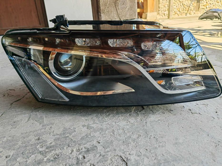 Фар Audi Q5 Bi-Xenon LED  десен / Фар Ауди Кю5 ксенон Оригинален