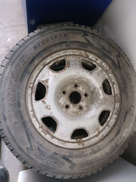 Продам шины от РАФ 4