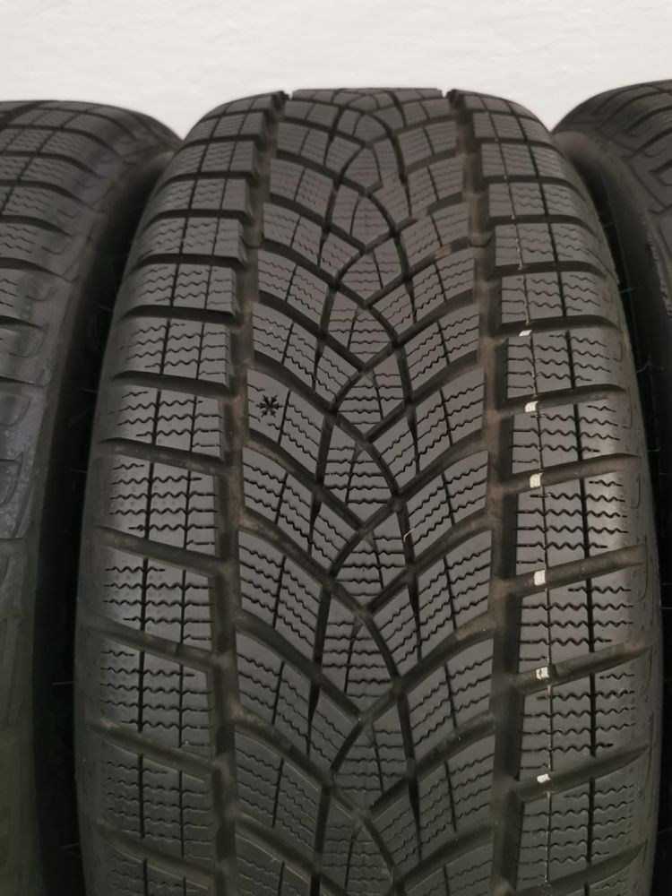 Set Anvelope Cauciucuri Goodyear 215/50R19 M+S Originale ca noi Cu 8mm