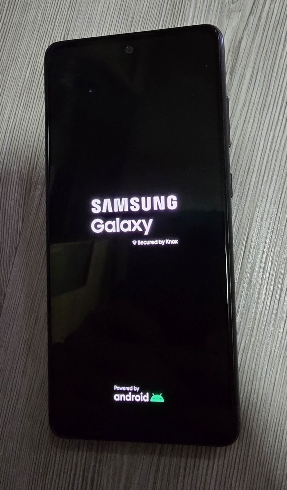 Отличен Samsung Galaxy A72