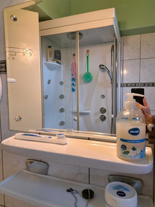 Închiriez, pe termen lung apartament cu 2 camere în zonă ultracentrală