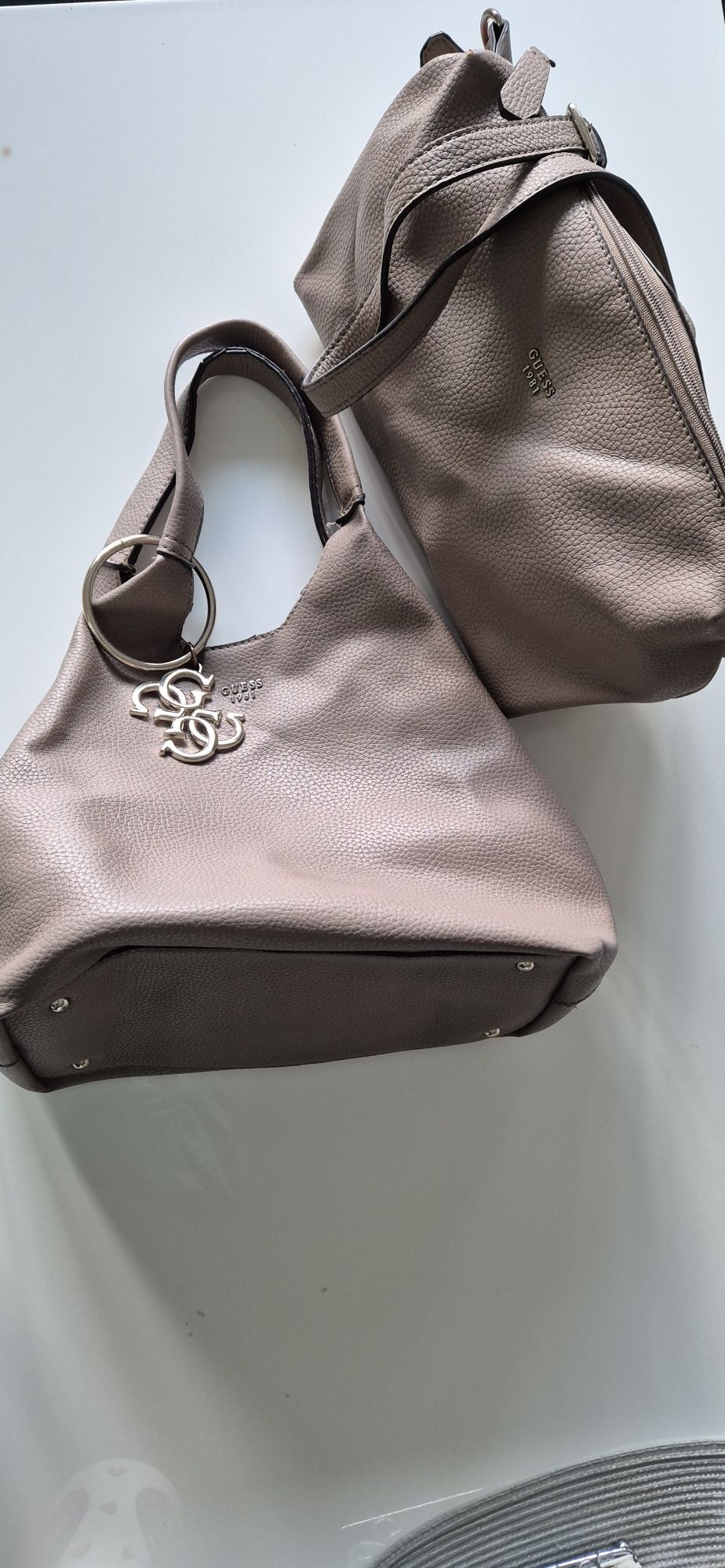 2бр.чанти на Guess