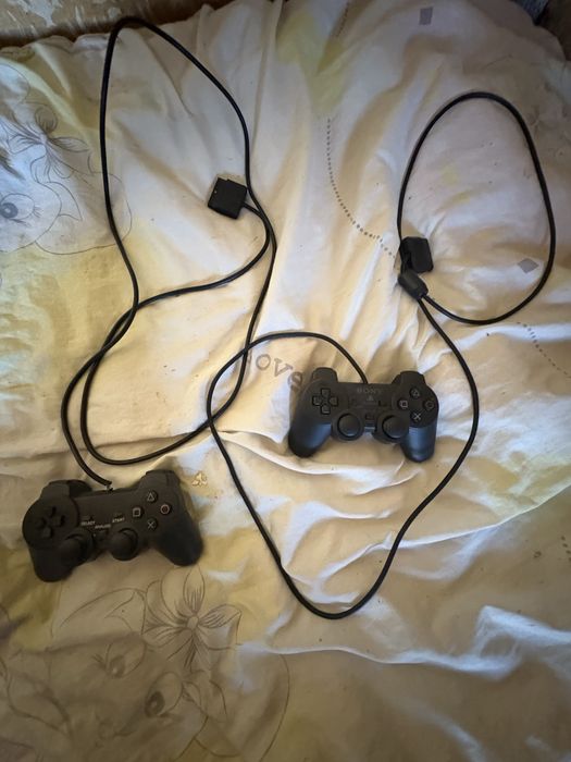 Playstation 2  с два джойстика и всички кабели