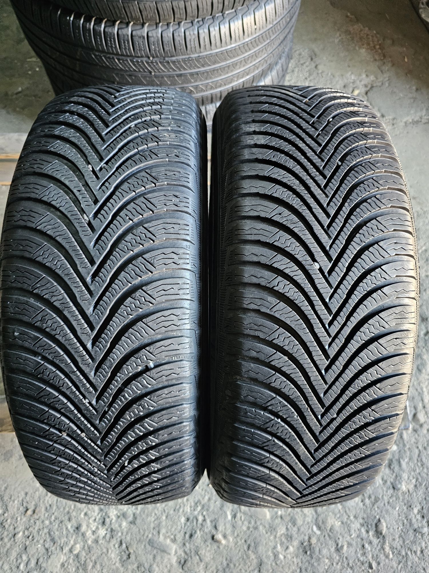 2 anvelope iarna 205 55 16 Michelin Alpin 8mm