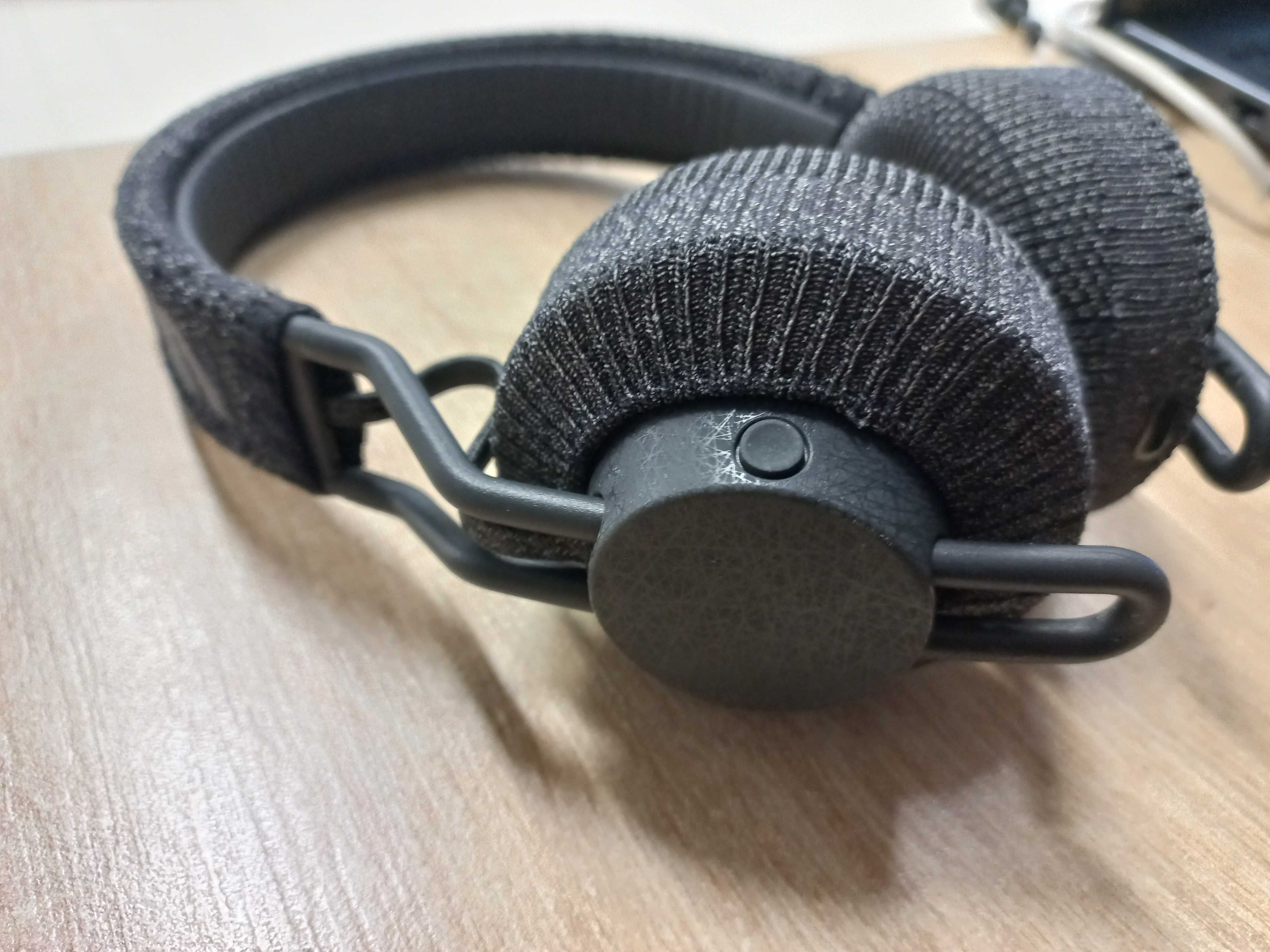 Casti Bluetooth On Ear Adidas model RPT-01 Black