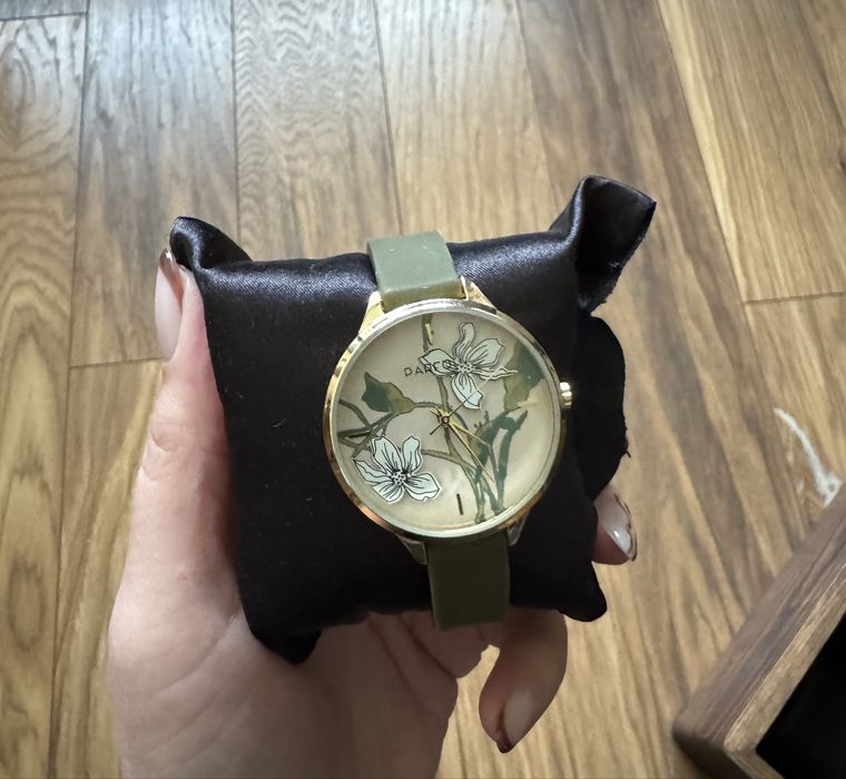 Нов часовник Parfois