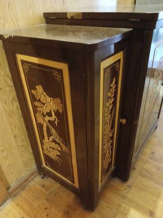 Антикварная швейная машинка