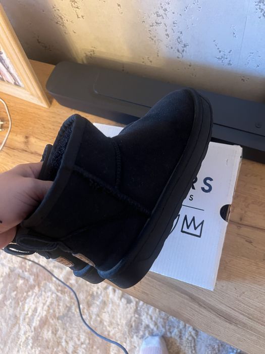 Ghete tip ugg imblanite fetite