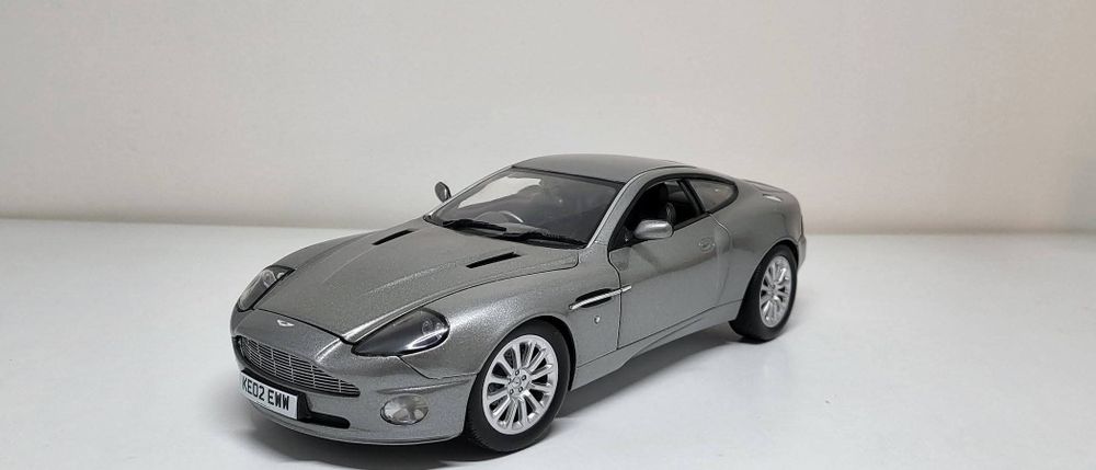 Machetă Aston Martin V12 1/18 The Beanstalk