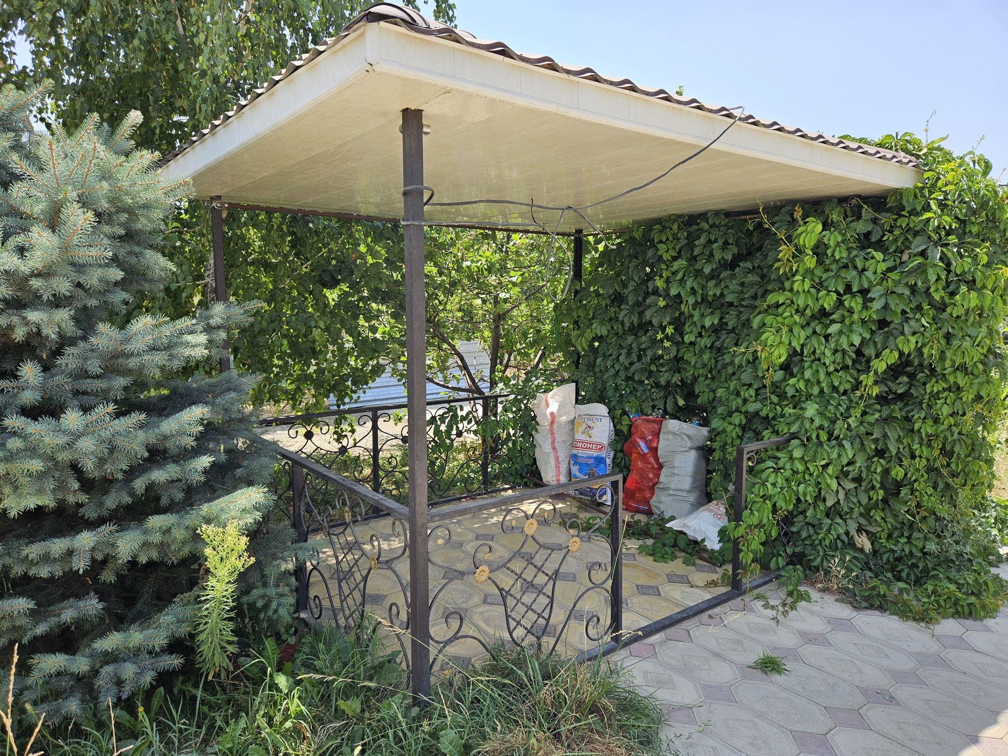 Продам беседку из металла