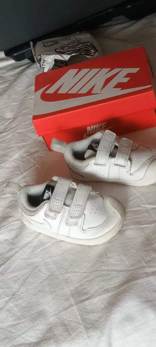 Nike piele albi marimea 22