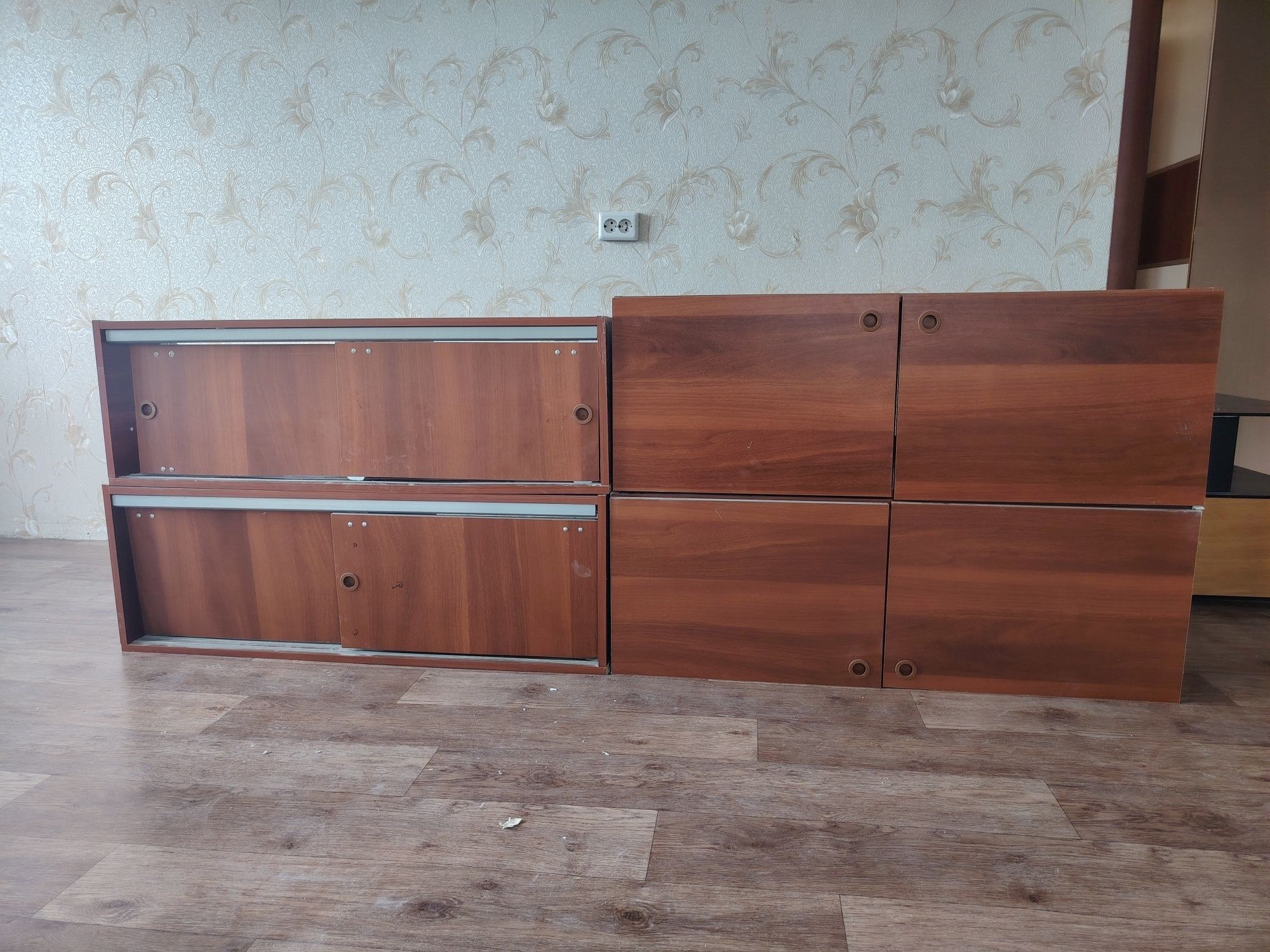 Шкаф навесной Шкаф