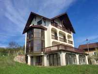 Inchiriez casa Breaza 300mp cu 3 dormitoare, 4 paturi duble, 4 bai