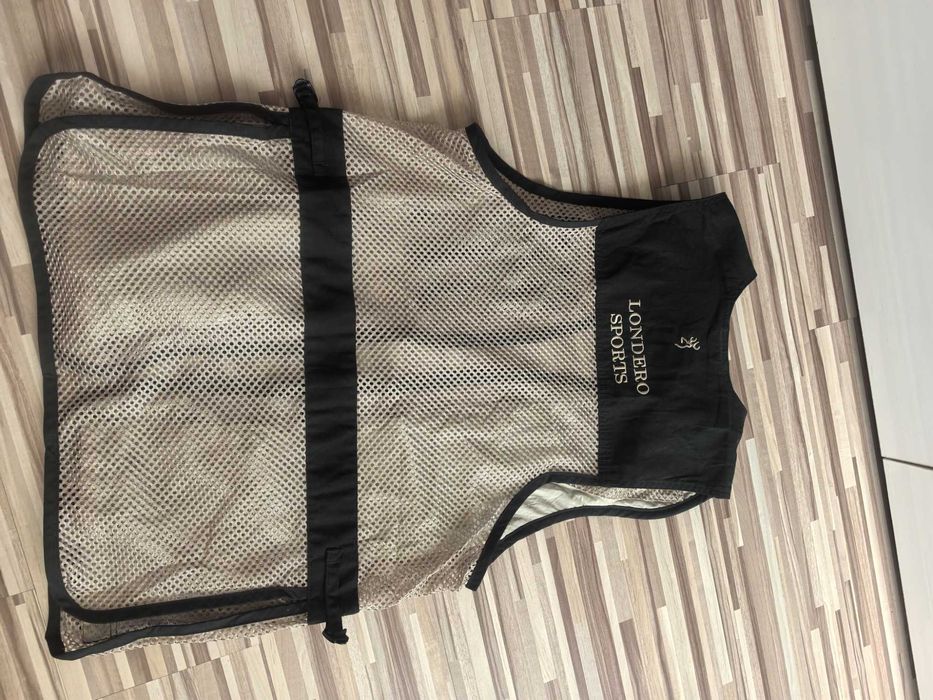 Елек за спортна стрелба Browning