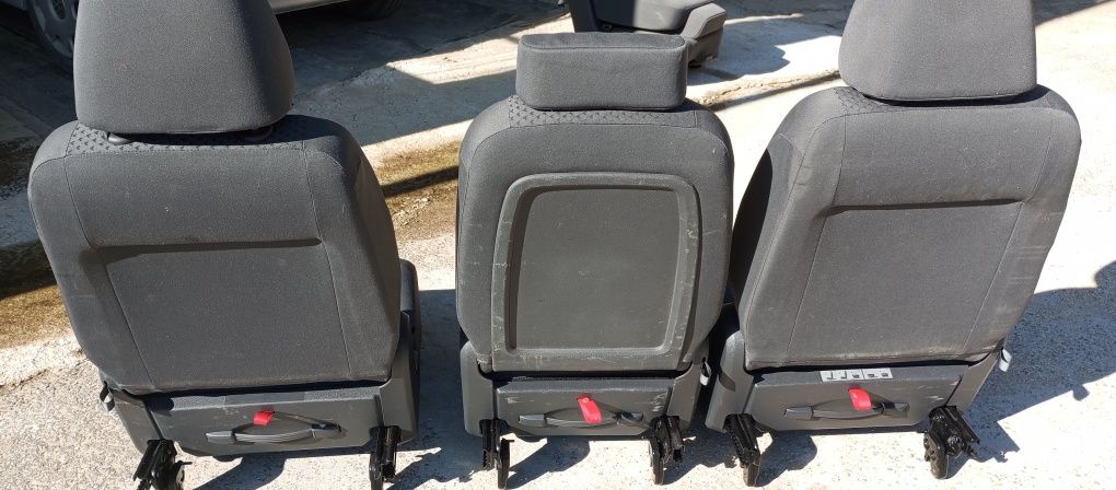 Седалки за vw Touran