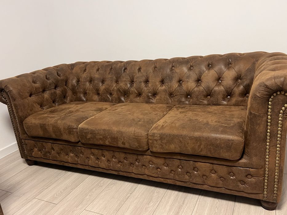 Superba canapea chesterfield piele naturala