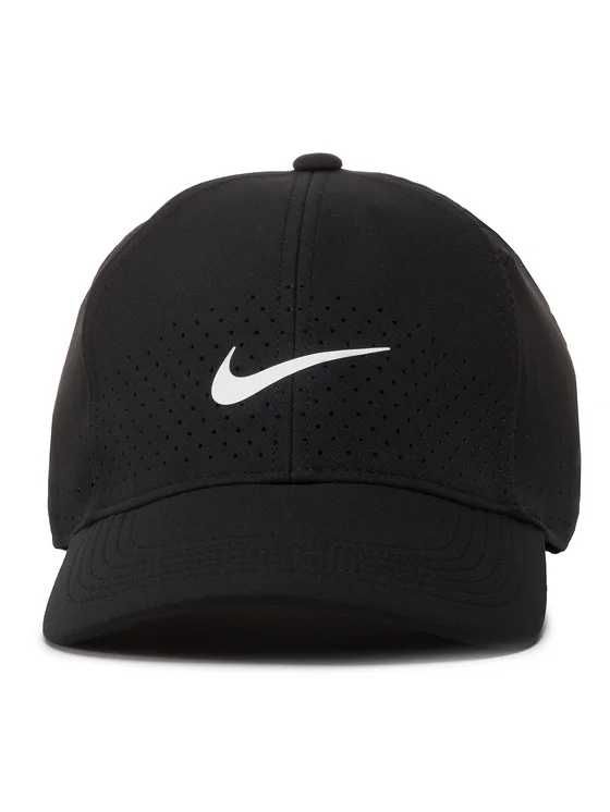 Шапки с козирка на Nike