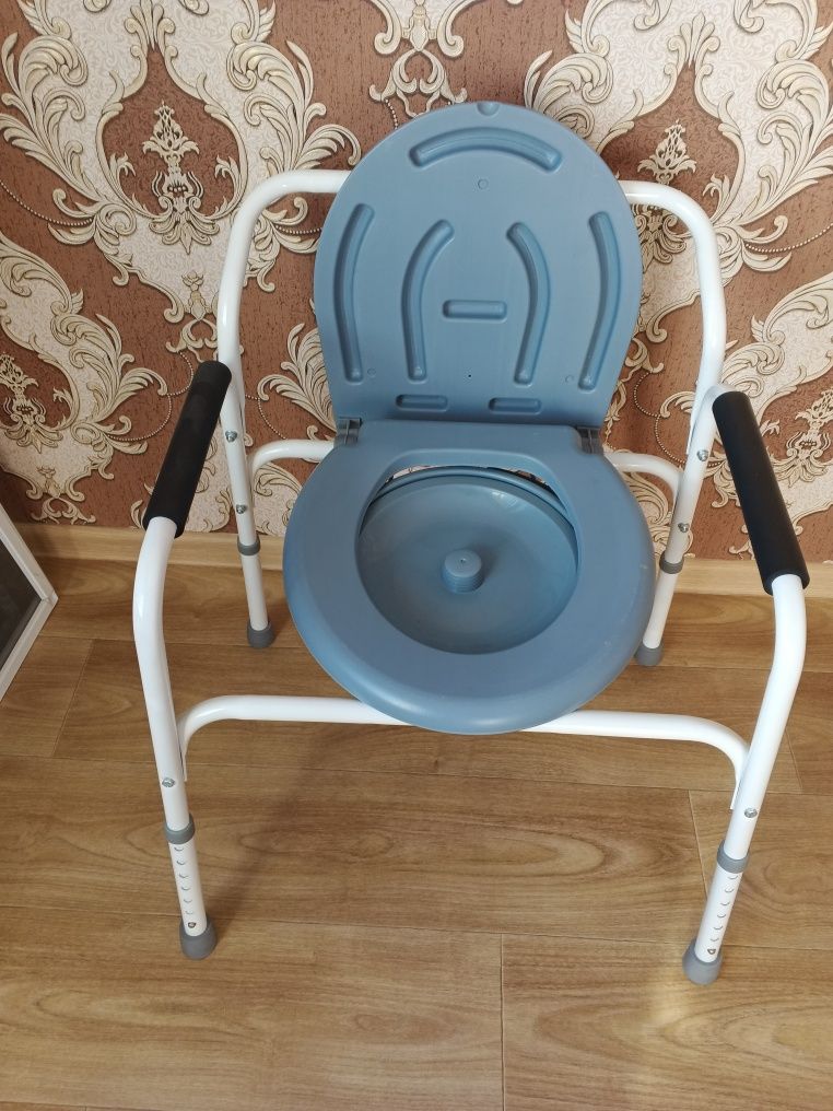 Продам медицинский стул-туалет