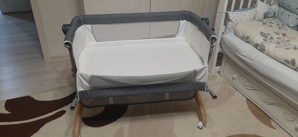 Кроватка приставная для новорождённых