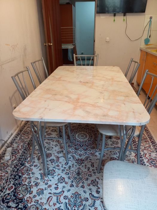 Стол со стулчиками