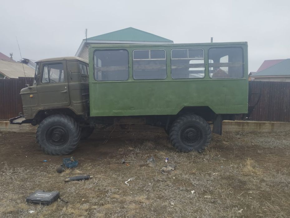 Продам газ-66 без мотора без коробки