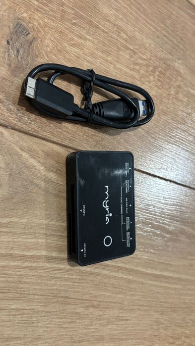 Cititor de carduri Myria MY8026 – 7 în 1, negru, cu cablu inclus