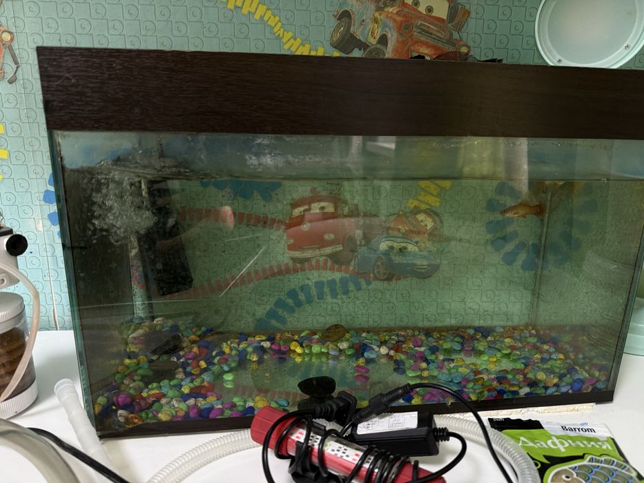 Срочно Аквариум с рыбками