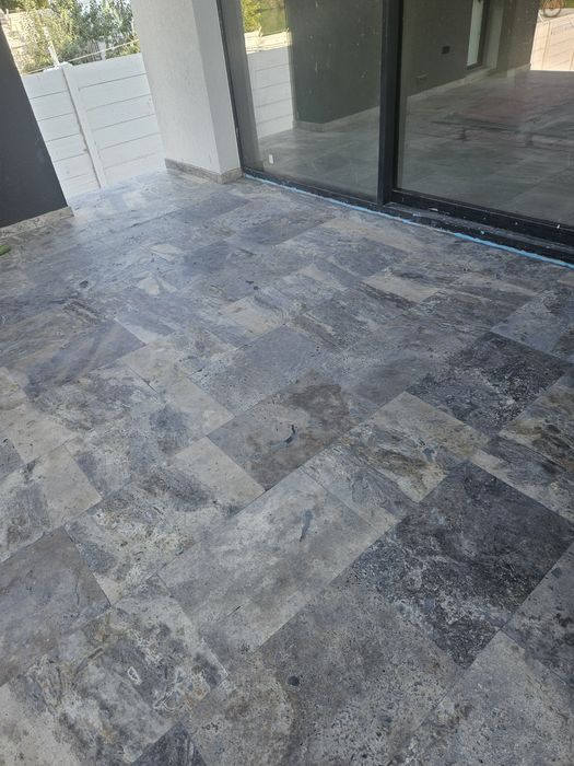 Execut Montaj marmură ,granit ,debitare blaturi bucatarie ,lustrire ma