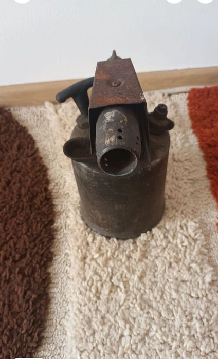 Lampa sau arzator pe benzina