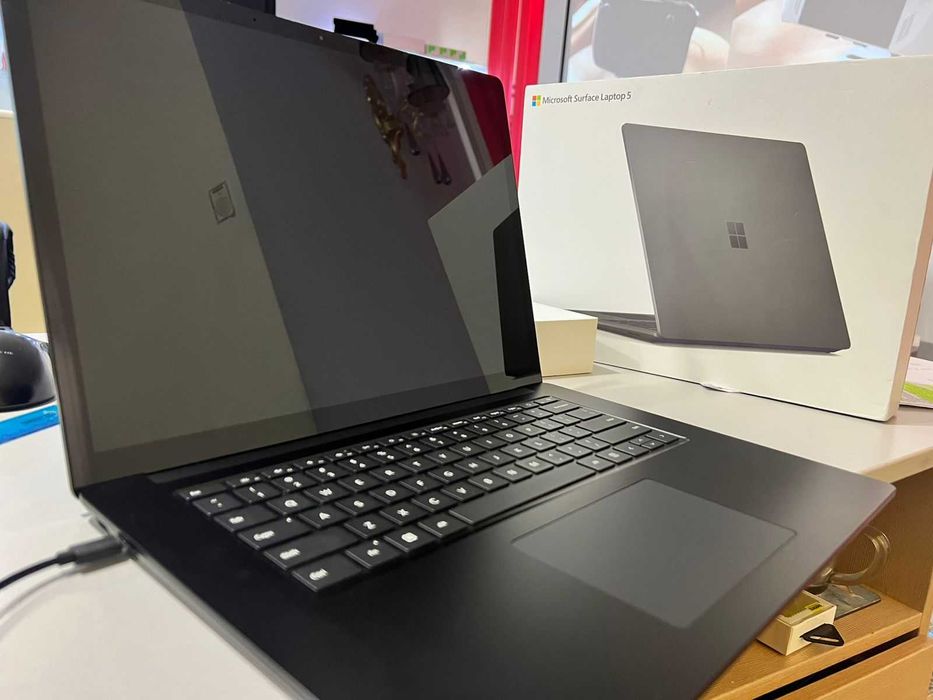Microsoft Surface Laptop 5 12-Gen i7 32Gb/1TB Matte Black