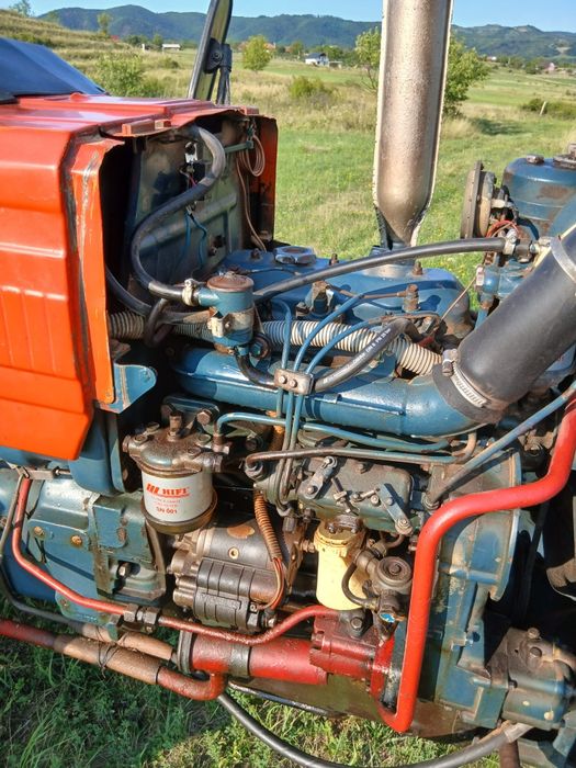 Vand tractor UTB 530