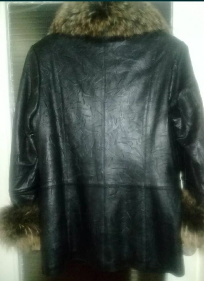 Продаю зимнюю кожаную куртку с отстегивающим подкладом.48-50
