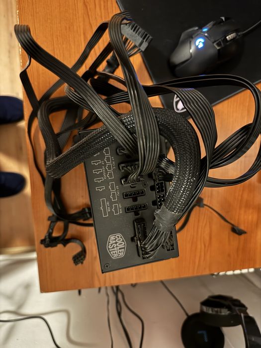 1000w Захранване Cooler Master RS-A00-AFBA-G1