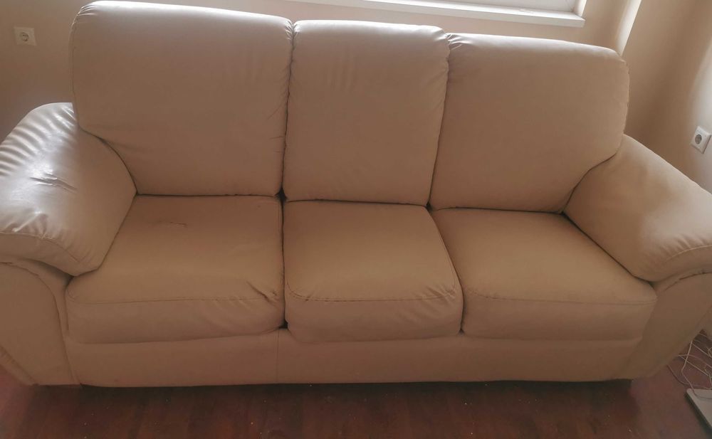 Българска холна гарнитура с разтегателен диван и два фотьойла