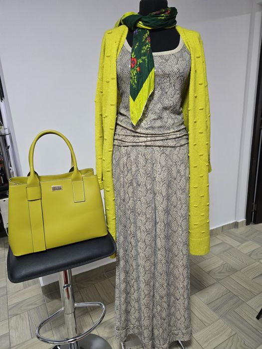 Pantaloni cu paiete strălucitoare pentru evenimente speciale;