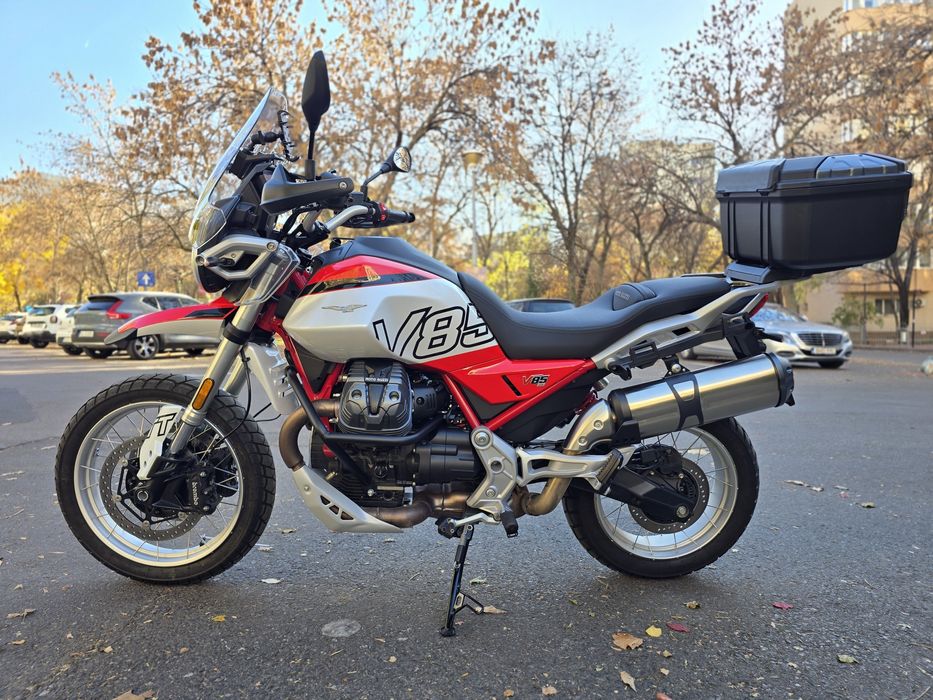 Moto Guzzi V85 TT 2024