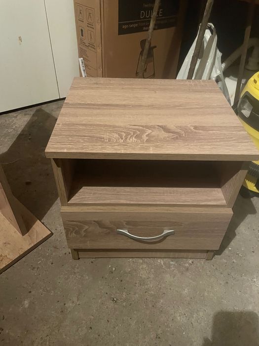 стилно нощно  шкафче