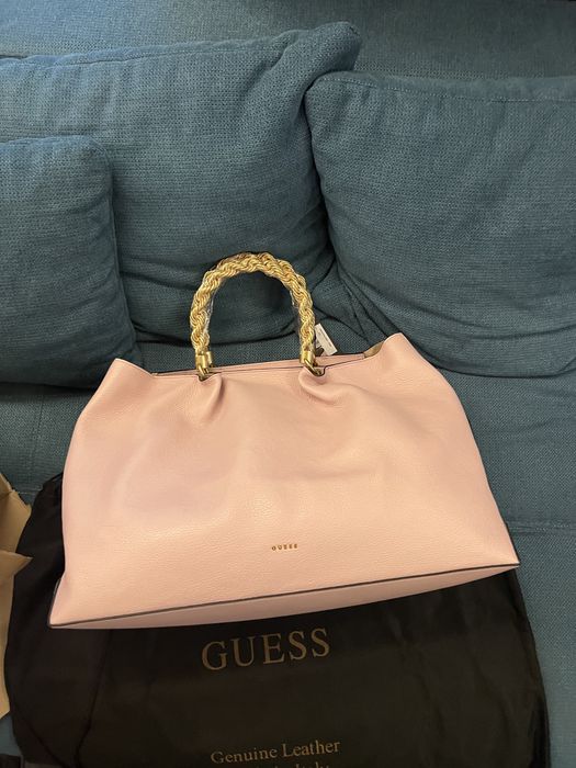 Чанта GUESS.Нова, XL size. С етикети,торбичка,всичко от до.100% ориг.