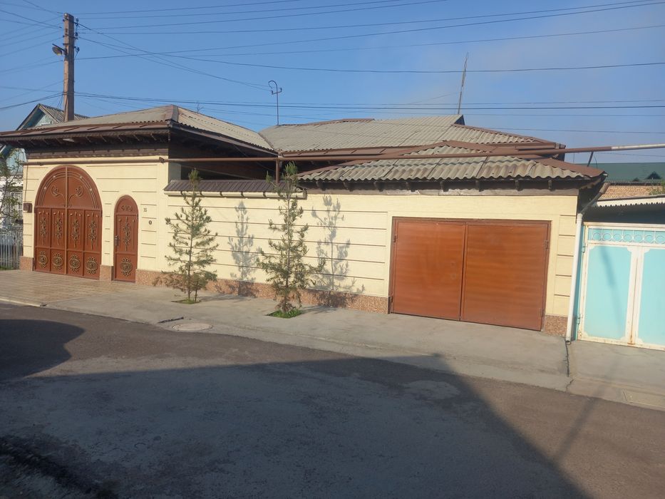 Продаётся дом в интернате на против 16 этажка  обмен нет или чере банк