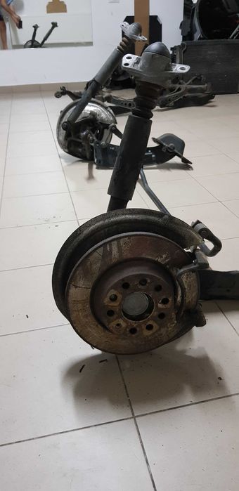 Amortizor arc bascula discuri Etrier Fuzeta VW Passat B6 B7 2.0 Tdi