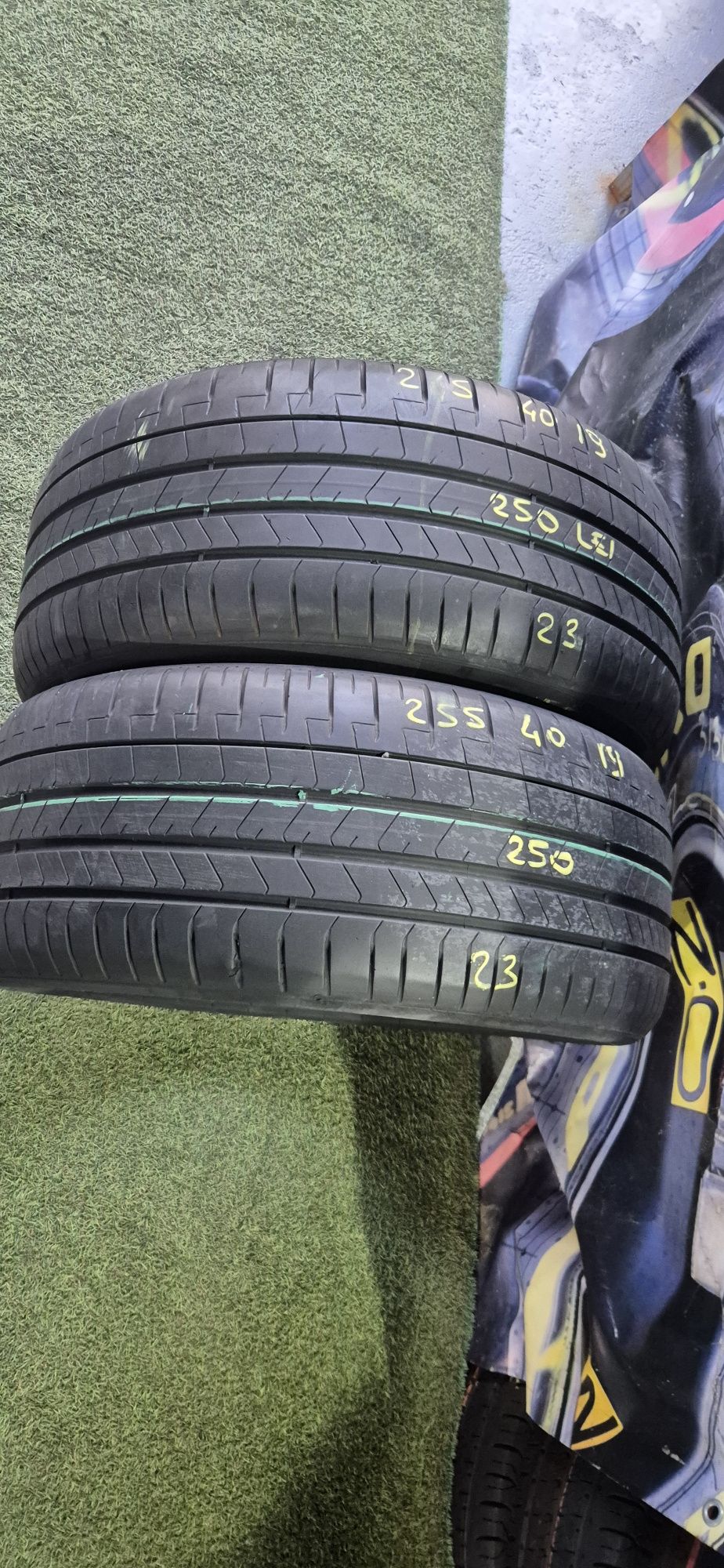 255 40 19 Pirelli 2023