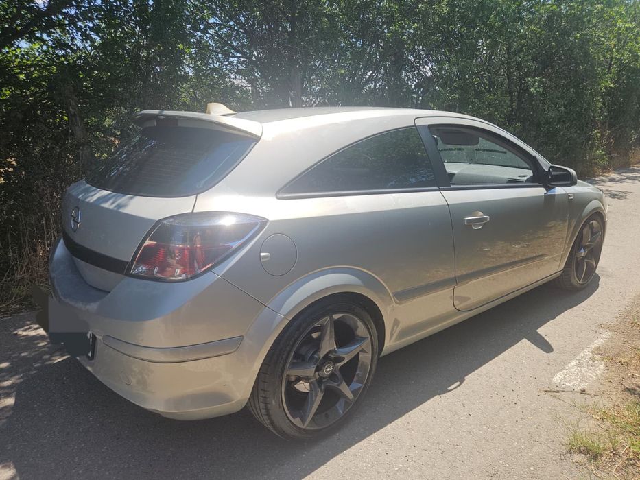Opel astra h gtc