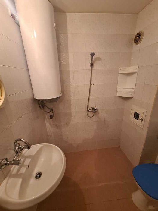 Дава се под наем Двустаен апартамент в Бургас, Възраждане - 55 кв.м за 150 € - Снимка #18