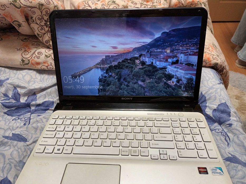 Vând leptop sony wio